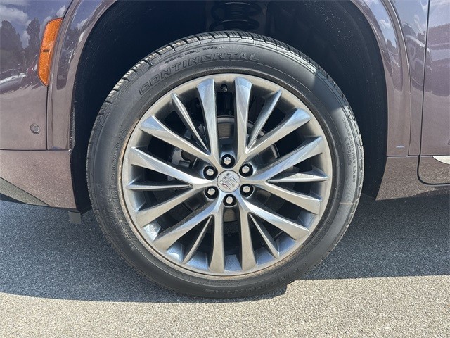 Buick Enclave Vehicle Full-screen Gallery Image 10
