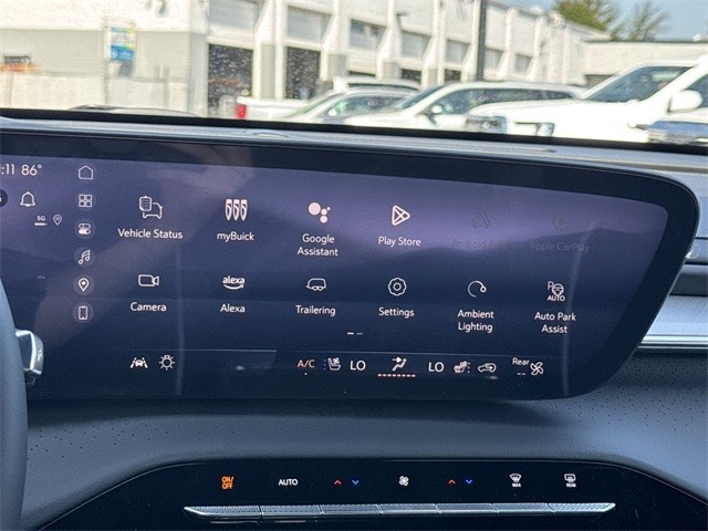 Buick Enclave Vehicle Full-screen Gallery Image 16