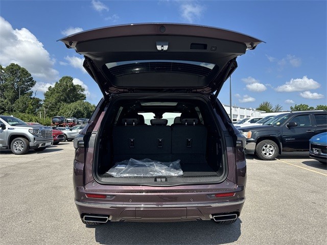 Buick Enclave Vehicle Full-screen Gallery Image 25