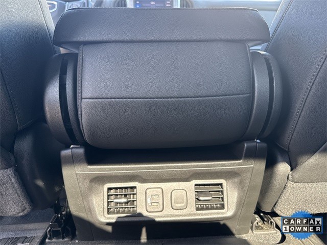 GMC Sierra 1500 Vehicle Full-screen Gallery Image 24