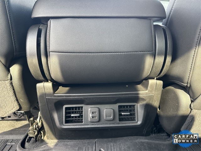 GMC Sierra 1500 Limited Vehicle Full-screen Gallery Image 24