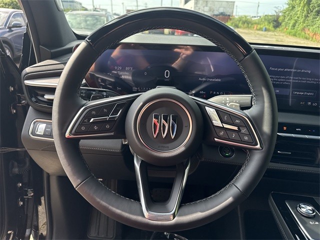 Buick Enclave Vehicle Full-screen Gallery Image 14