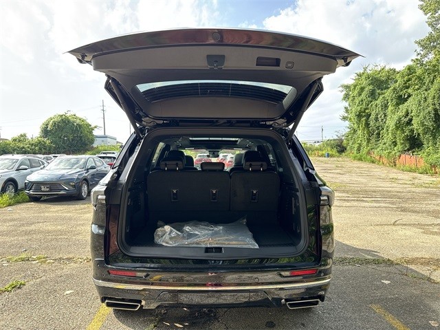 Buick Enclave Vehicle Full-screen Gallery Image 25