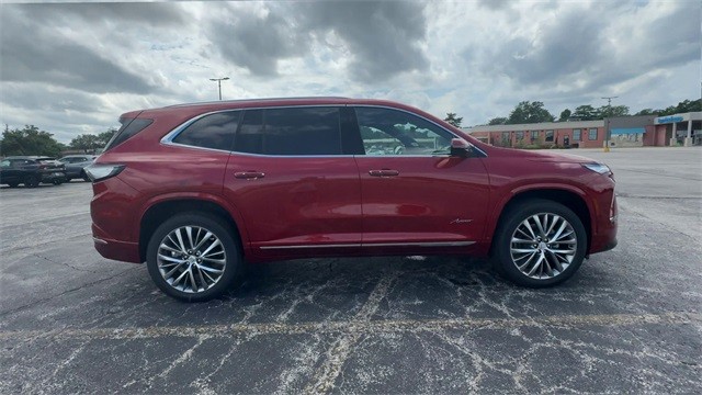 Buick Enclave Vehicle Full-screen Gallery Image 09