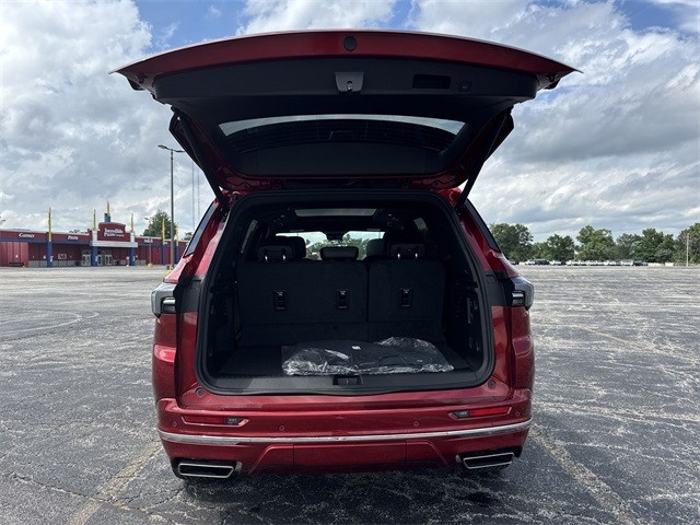 Buick Enclave Vehicle Full-screen Gallery Image 25