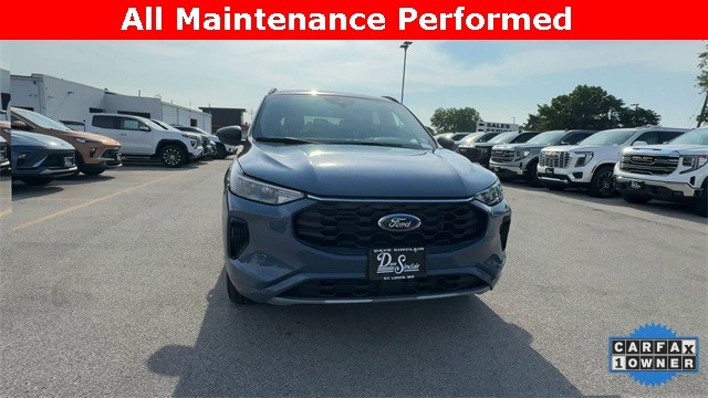 Ford Escape Vehicle Full-screen Gallery Image 05