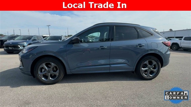 Ford Escape Vehicle Full-screen Gallery Image 06