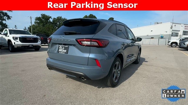 Ford Escape Vehicle Full-screen Gallery Image 10