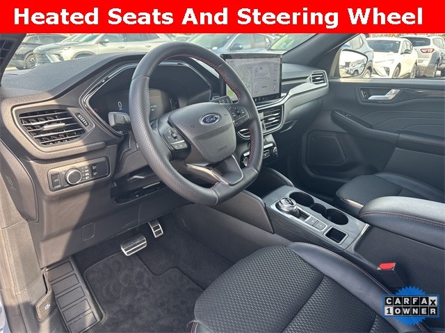 Ford Escape Vehicle Full-screen Gallery Image 13