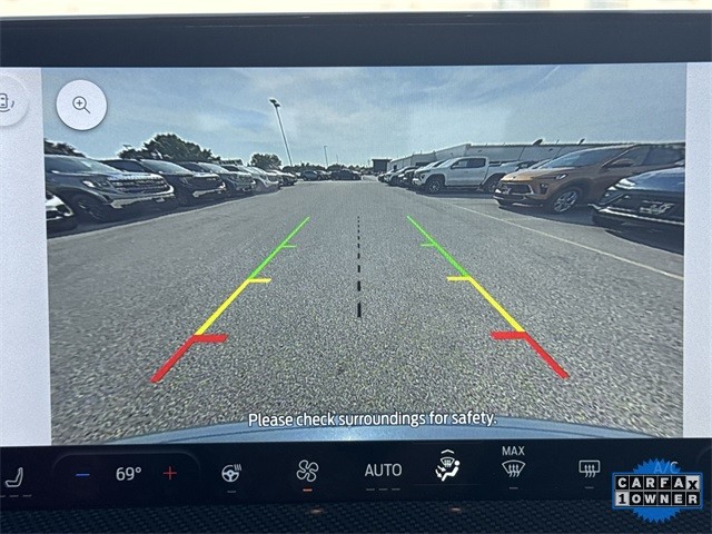 Ford Escape Vehicle Full-screen Gallery Image 19