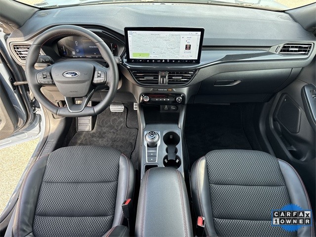 Ford Escape Vehicle Full-screen Gallery Image 24