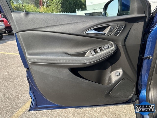 Buick Encore GX Vehicle Full-screen Gallery Image 25