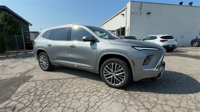 Buick Enclave Vehicle Full-screen Gallery Image 02
