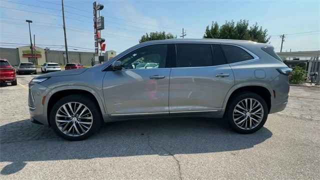 Buick Enclave Vehicle Full-screen Gallery Image 05