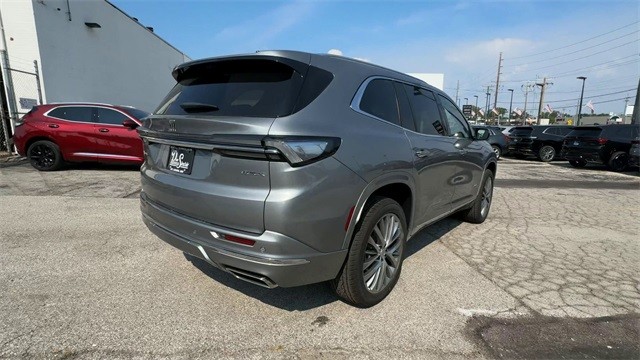 Buick Enclave Vehicle Full-screen Gallery Image 08