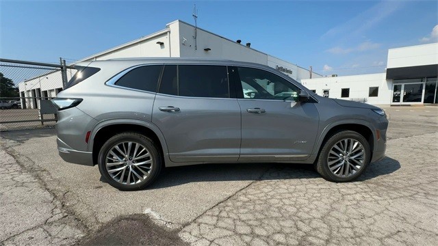 Buick Enclave Vehicle Full-screen Gallery Image 09