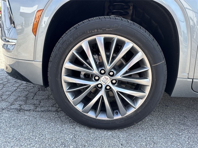 Buick Enclave Vehicle Full-screen Gallery Image 10