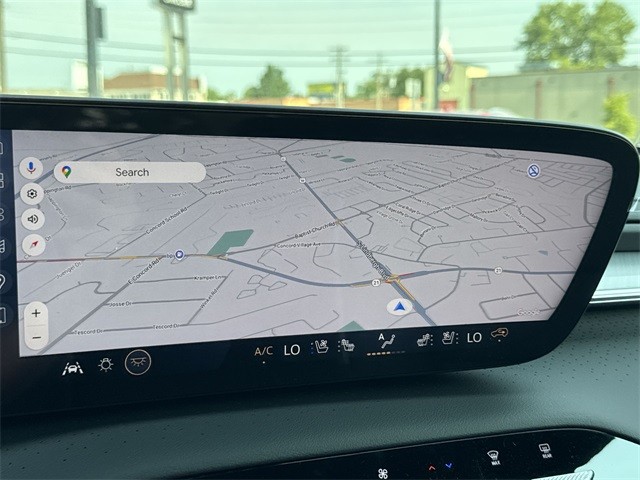 Buick Enclave Vehicle Full-screen Gallery Image 18