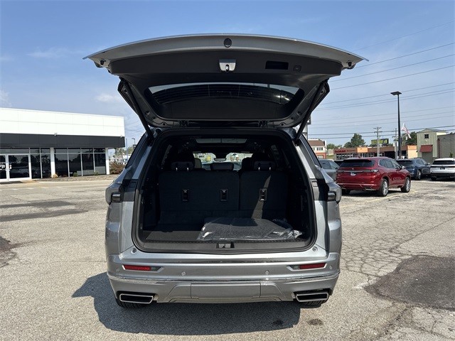 Buick Enclave Vehicle Full-screen Gallery Image 25