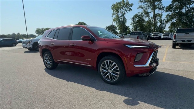 Buick Enclave Vehicle Full-screen Gallery Image 02