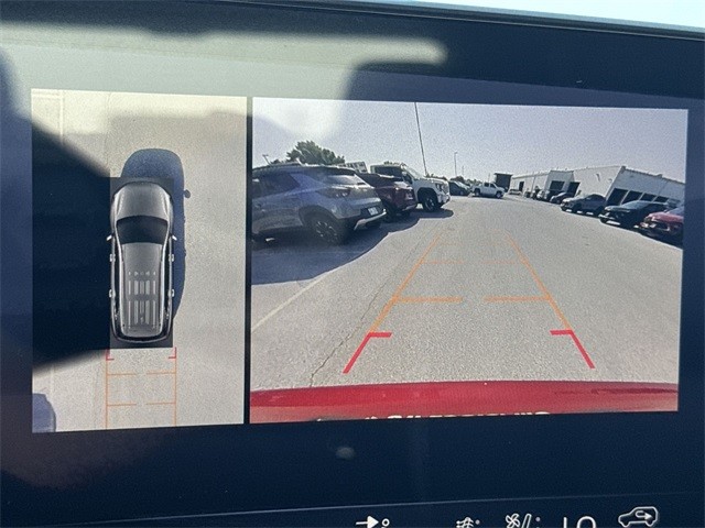 Buick Enclave Vehicle Full-screen Gallery Image 17