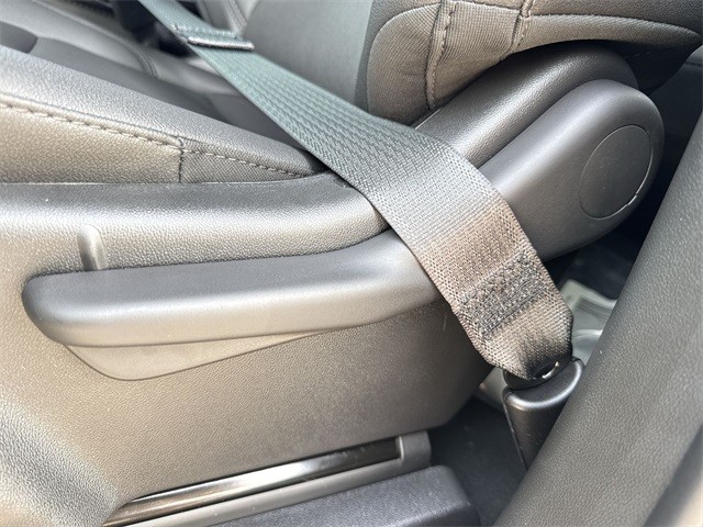 GMC Sierra 1500 Vehicle Full-screen Gallery Image 12