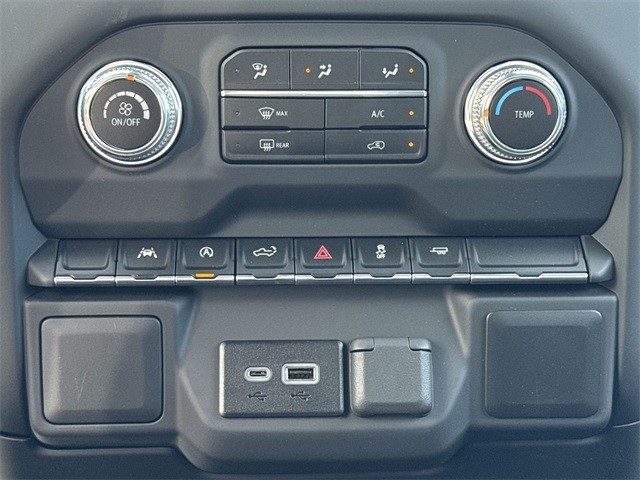 GMC Sierra 1500 Vehicle Full-screen Gallery Image 18