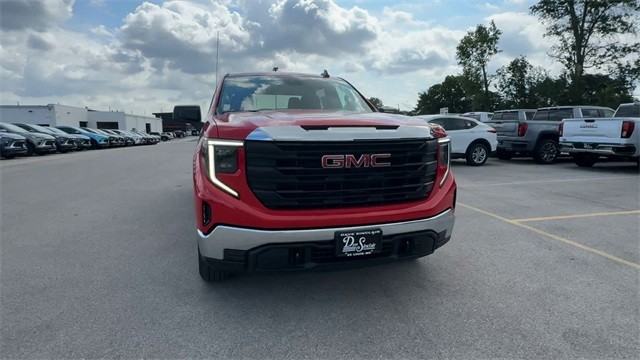 GMC Sierra 1500 Vehicle Full-screen Gallery Image 03
