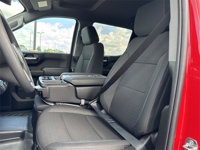 GMC Sierra 1500 Vehicle Full-screen Gallery Image 11
