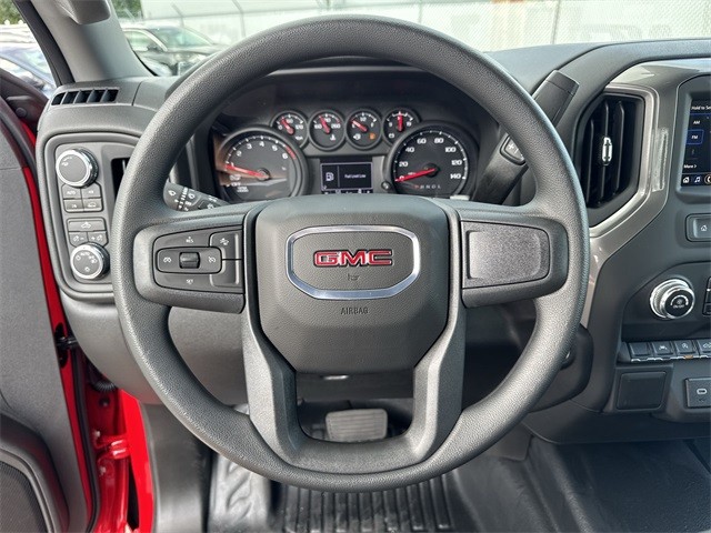 GMC Sierra 1500 Vehicle Full-screen Gallery Image 14