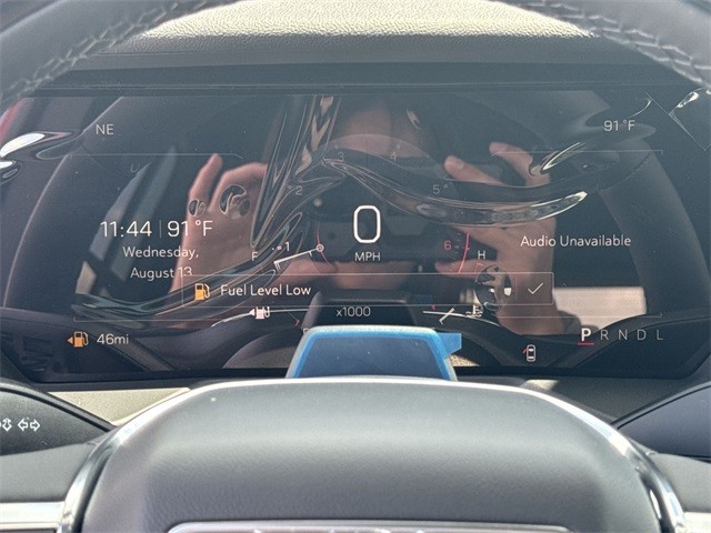 GMC Acadia Vehicle Full-screen Gallery Image 15