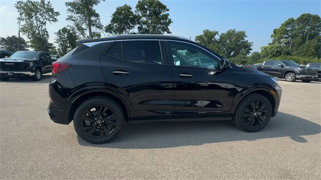 Buick Encore GX Vehicle Full-screen Gallery Image 09