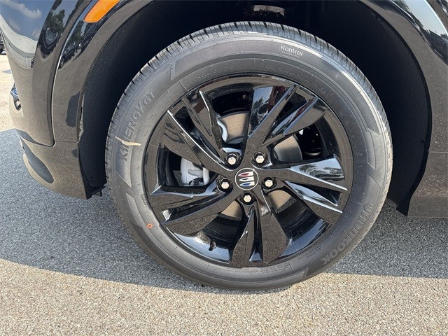 Buick Encore GX Vehicle Full-screen Gallery Image 10