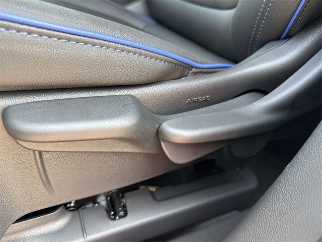 Buick Encore GX Vehicle Full-screen Gallery Image 12