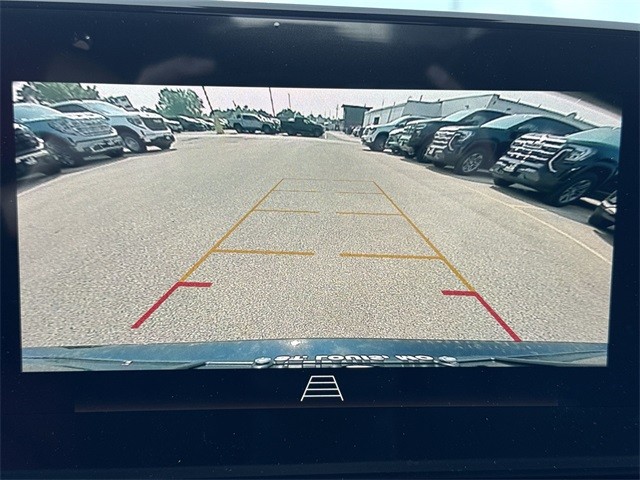 Buick Encore GX Vehicle Full-screen Gallery Image 17