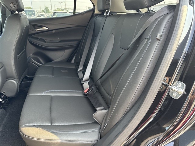 Buick Encore GX Vehicle Full-screen Gallery Image 22