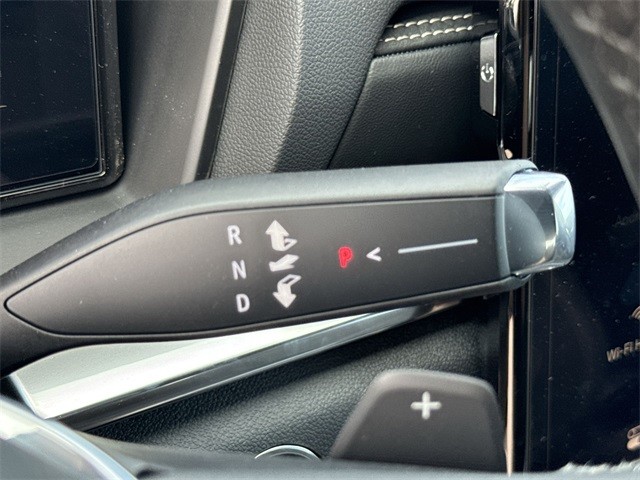 GMC Terrain Vehicle Full-screen Gallery Image 20