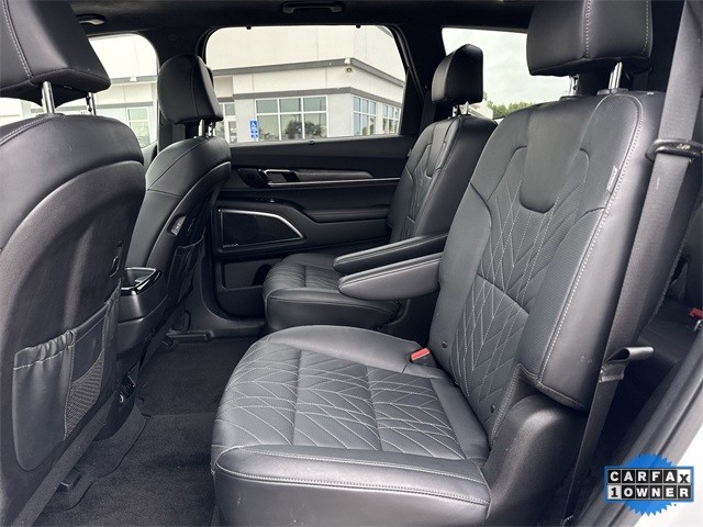 Kia Telluride Vehicle Full-screen Gallery Image 30