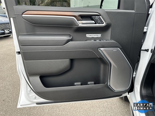 GMC Sierra 1500 Vehicle Full-screen Gallery Image 27
