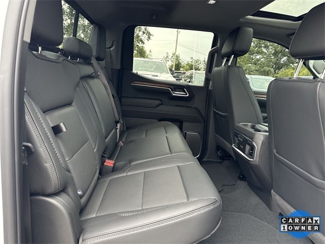 GMC Sierra 1500 Vehicle Full-screen Gallery Image 32