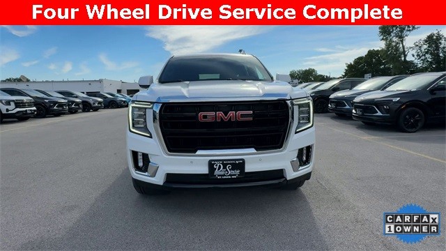 GMC Yukon XL Vehicle Full-screen Gallery Image 03