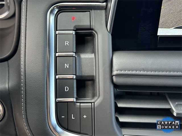 GMC Yukon XL Vehicle Full-screen Gallery Image 20