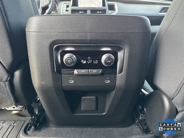 GMC Yukon XL Vehicle Full-screen Gallery Image 25