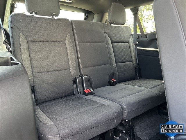 GMC Yukon XL Vehicle Full-screen Gallery Image 31