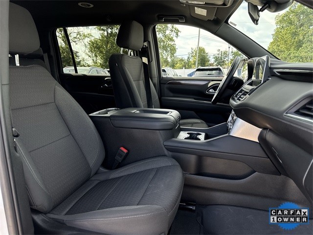 GMC Yukon XL Vehicle Full-screen Gallery Image 32