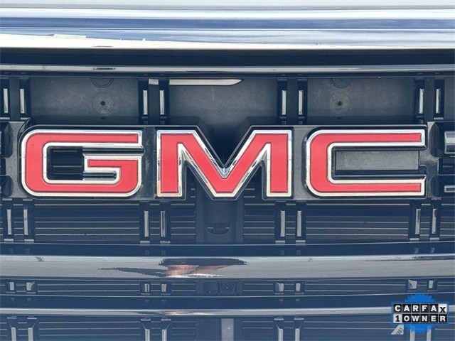 GMC Yukon XL Vehicle Full-screen Gallery Image 35