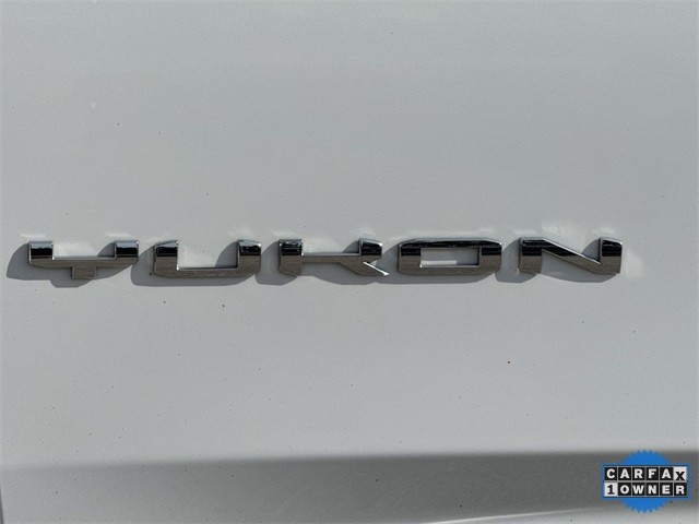 GMC Yukon XL Vehicle Full-screen Gallery Image 36