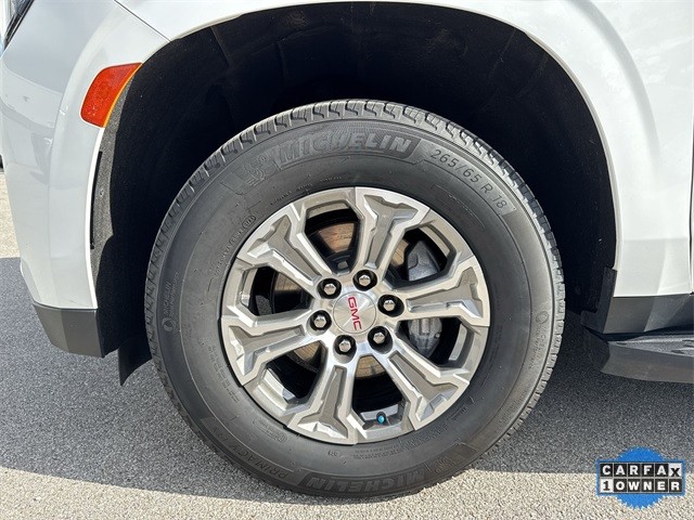 GMC Yukon XL Vehicle Full-screen Gallery Image 37