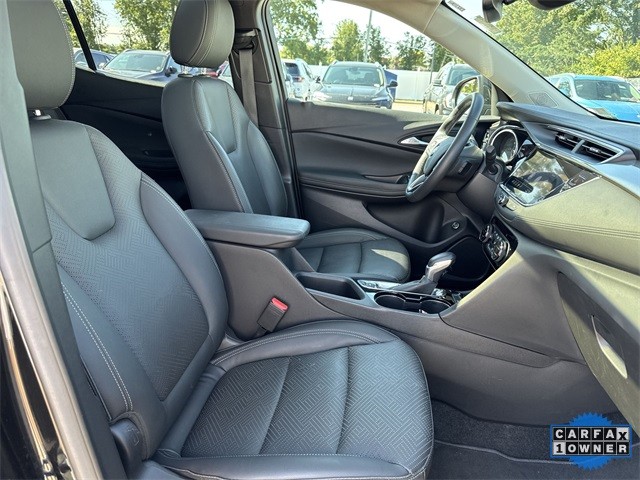 Buick Encore GX Vehicle Full-screen Gallery Image 30