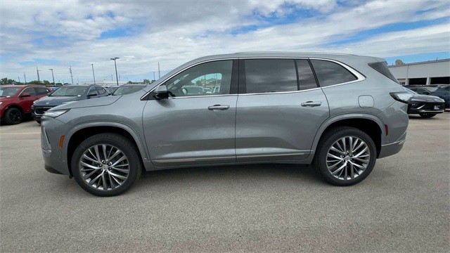 Buick Enclave Vehicle Full-screen Gallery Image 05